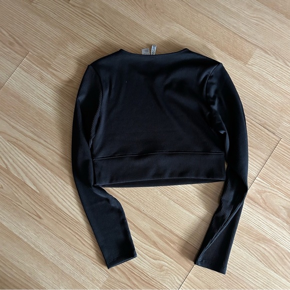 H&M Divided Black Ribbed Cropped Long Sleeve Top Large - Picture 7 of 7